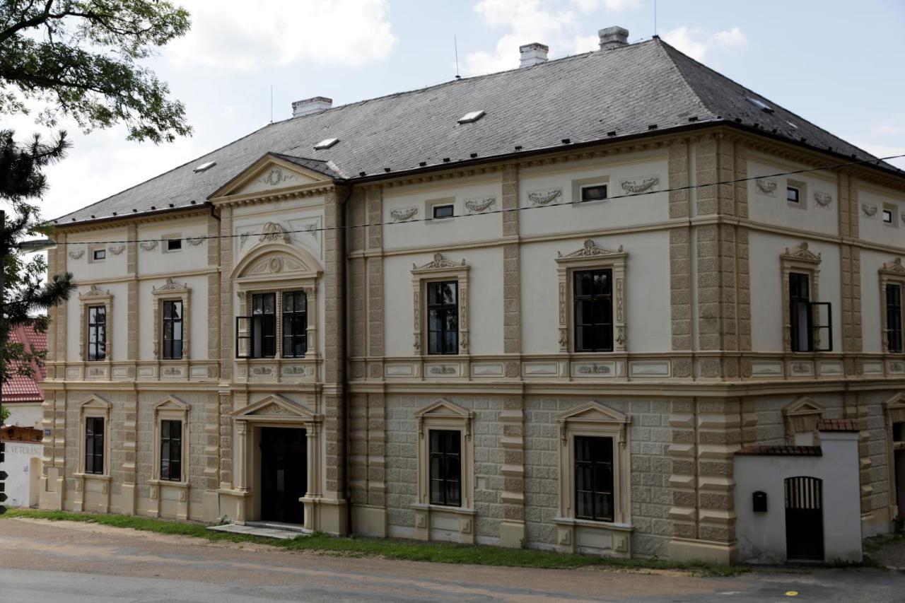 Historicke Apartmany Zelenohorska Posta Nepomuk Екстер'єр фото