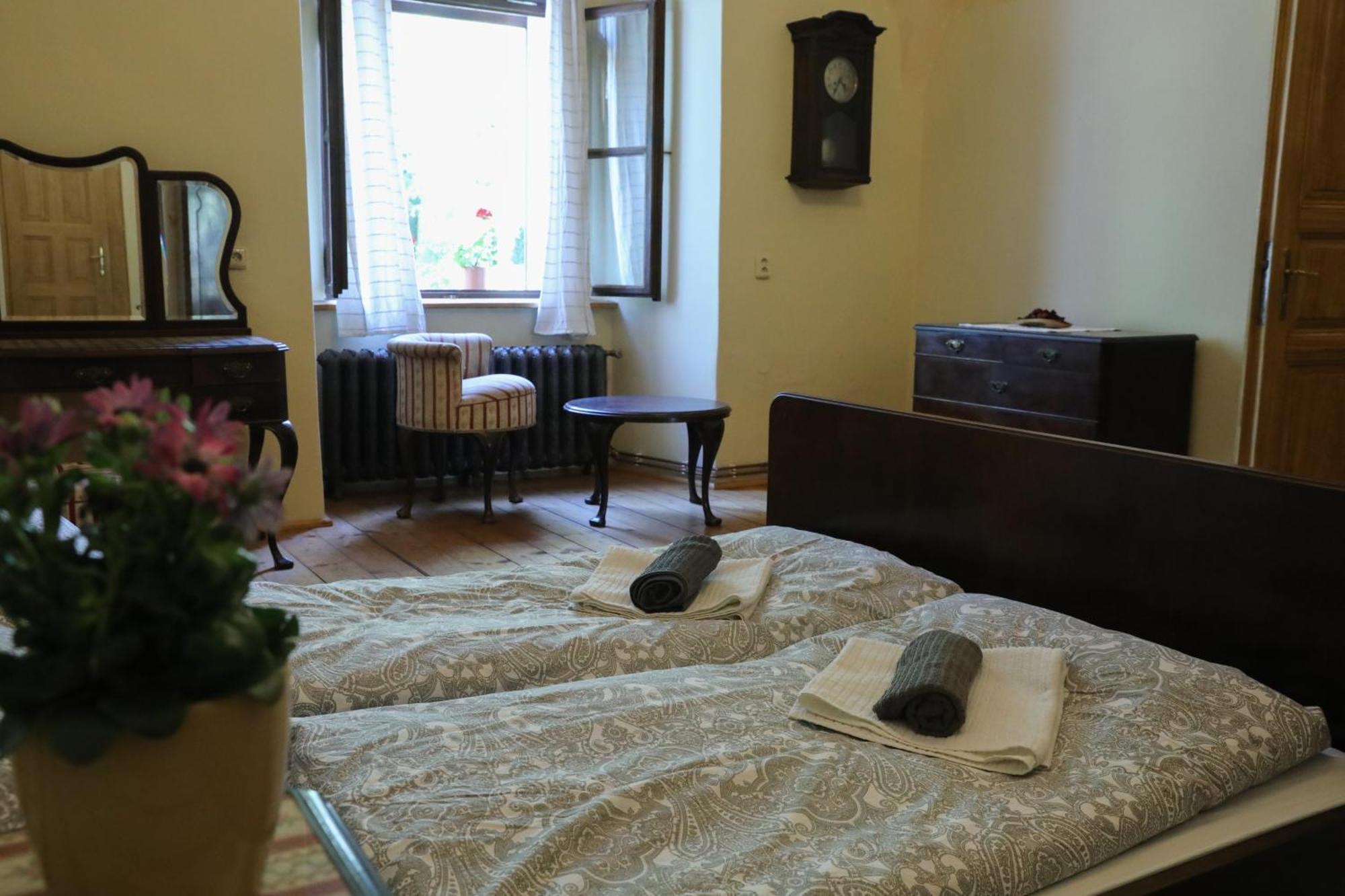 Historicke Apartmany Zelenohorska Posta Nepomuk Екстер'єр фото